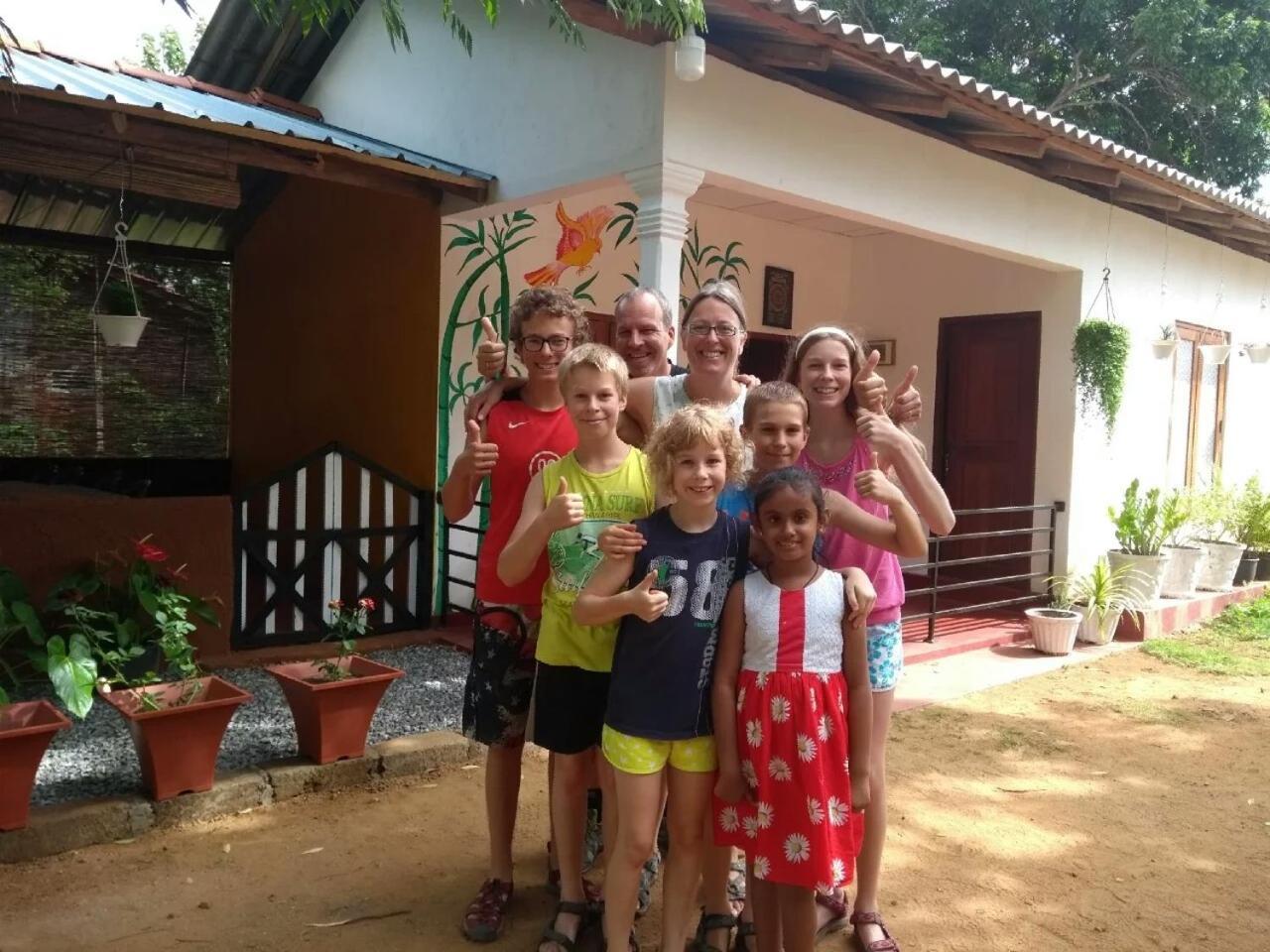 Pawansa Home Stay ハバラナ エクステリア 写真